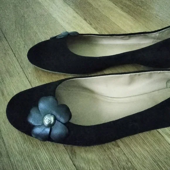 UGGs Black Suede Flats Size 8.5 - Picture 10 of 14